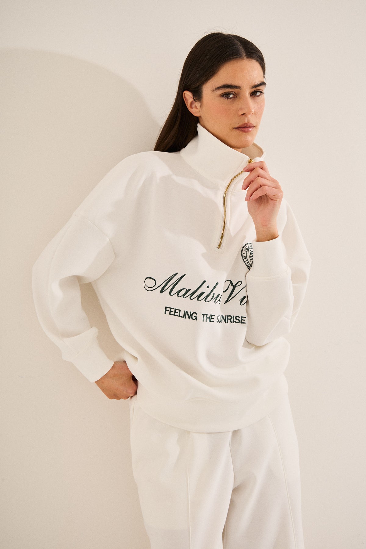 #color_off white