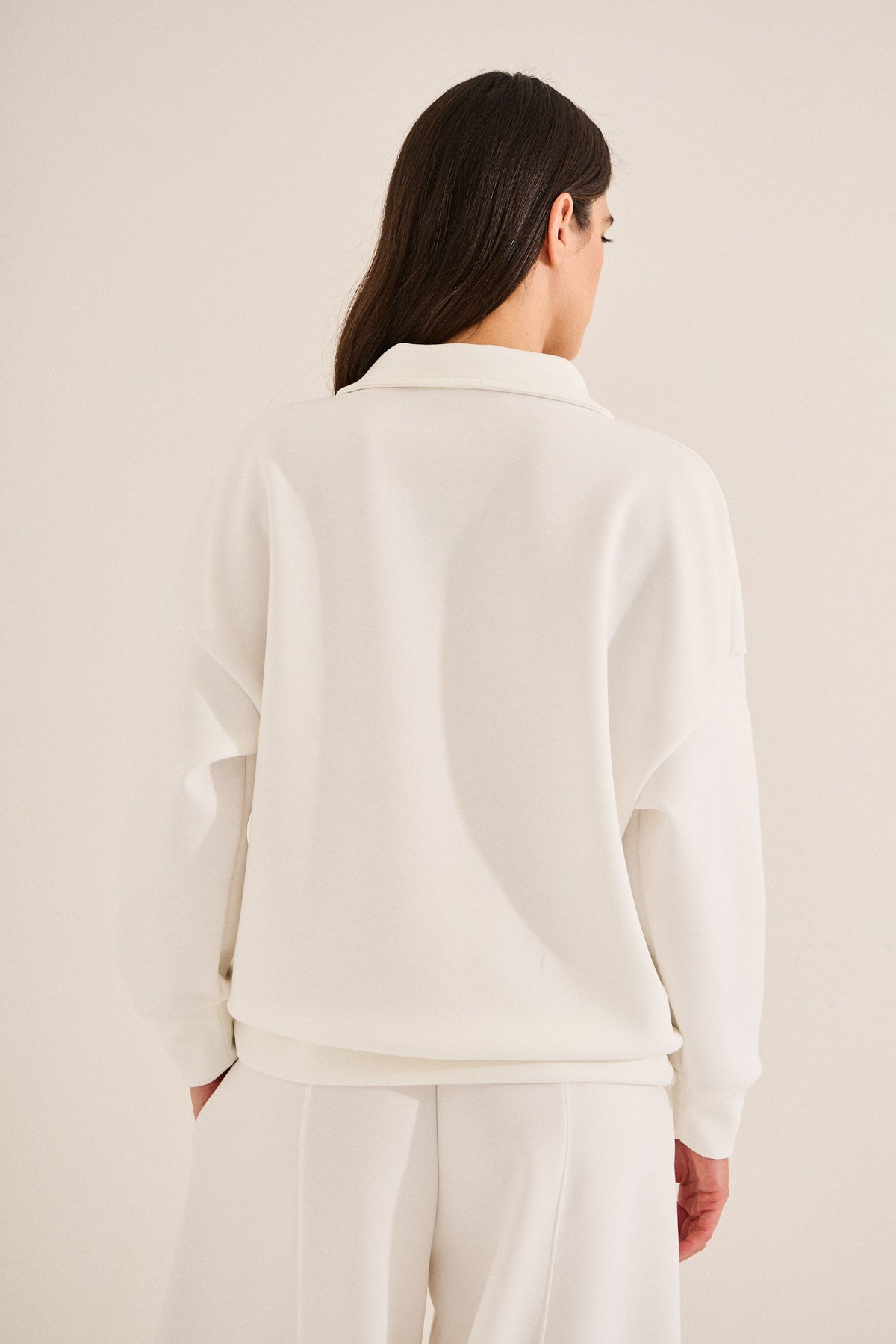 #color_off white