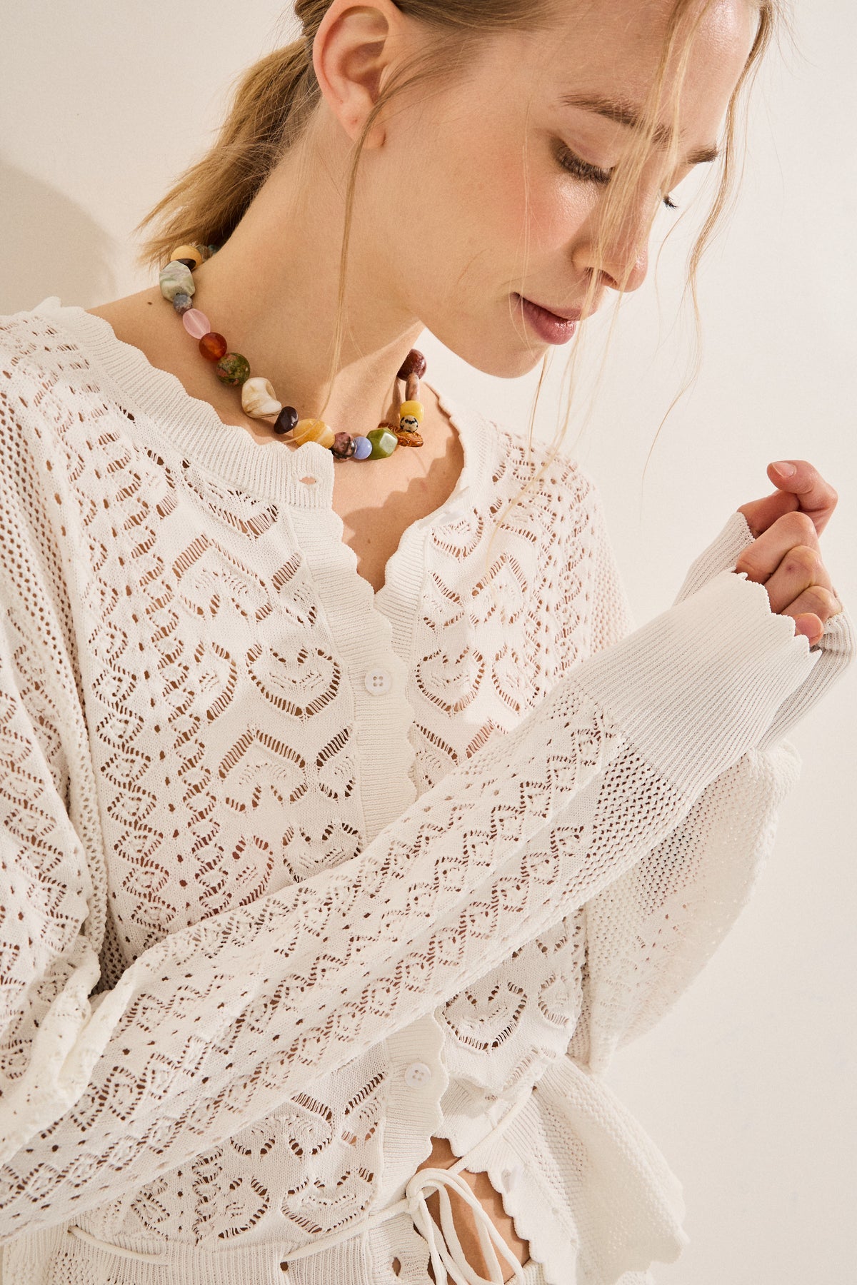 #color_off white