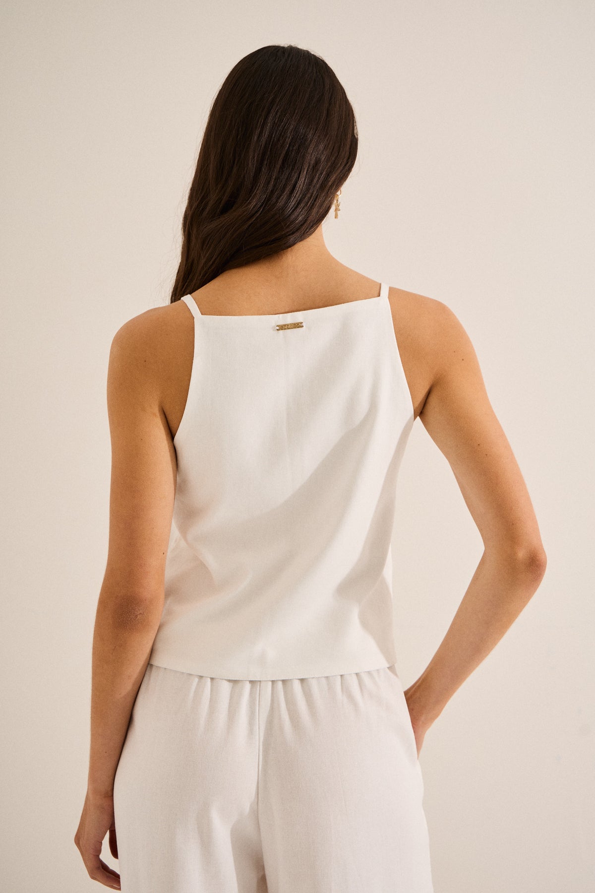 #color_off white