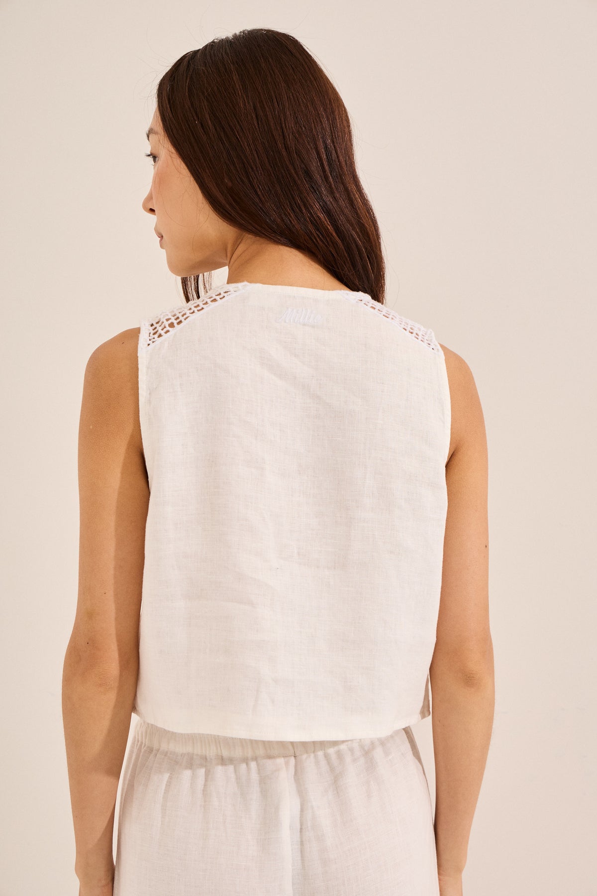 #color_off white