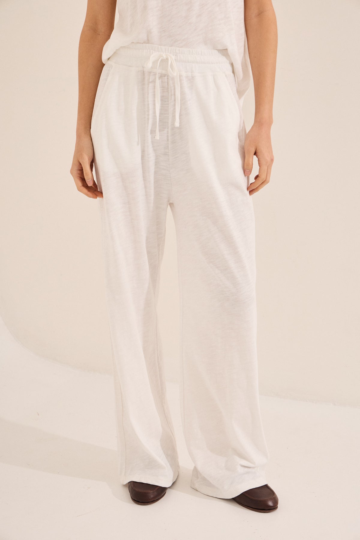 #color_off white