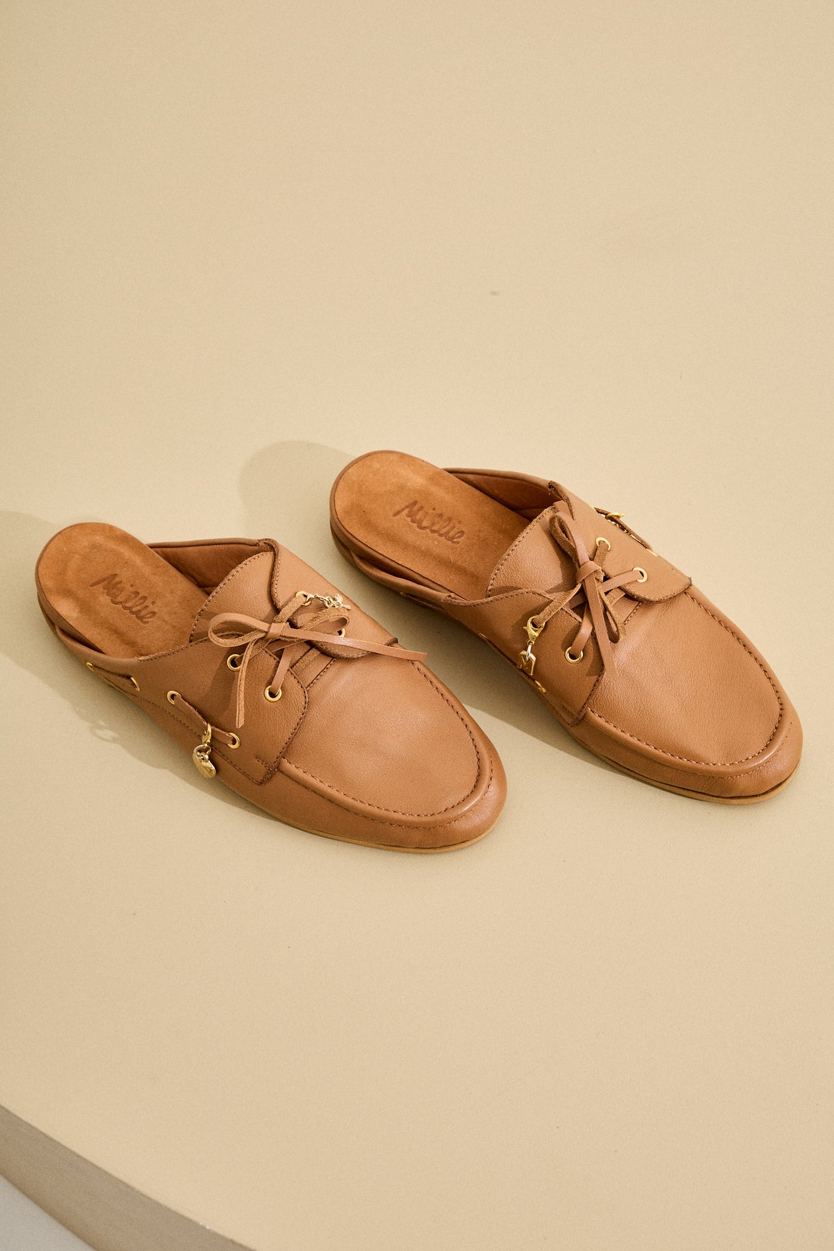 #color_camel