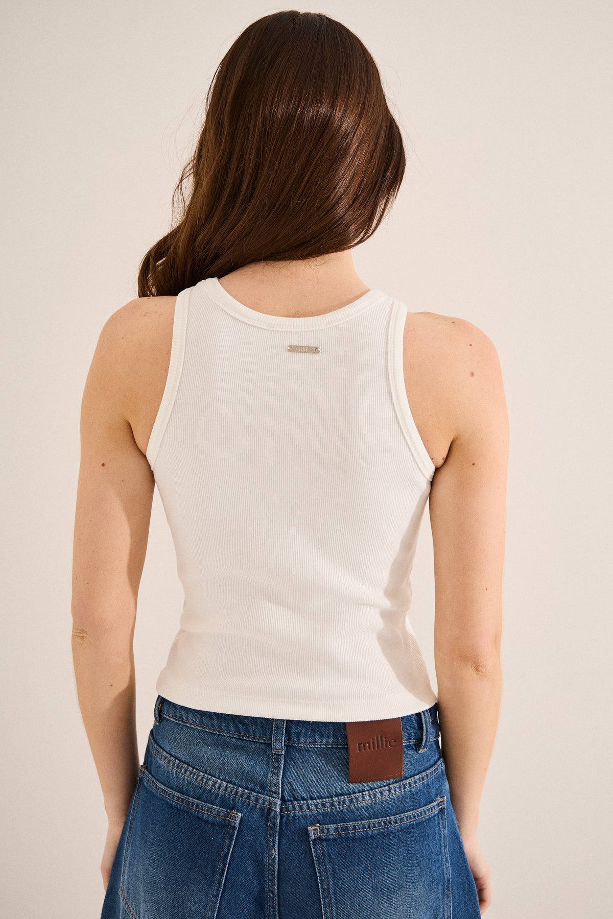 #color_off white
