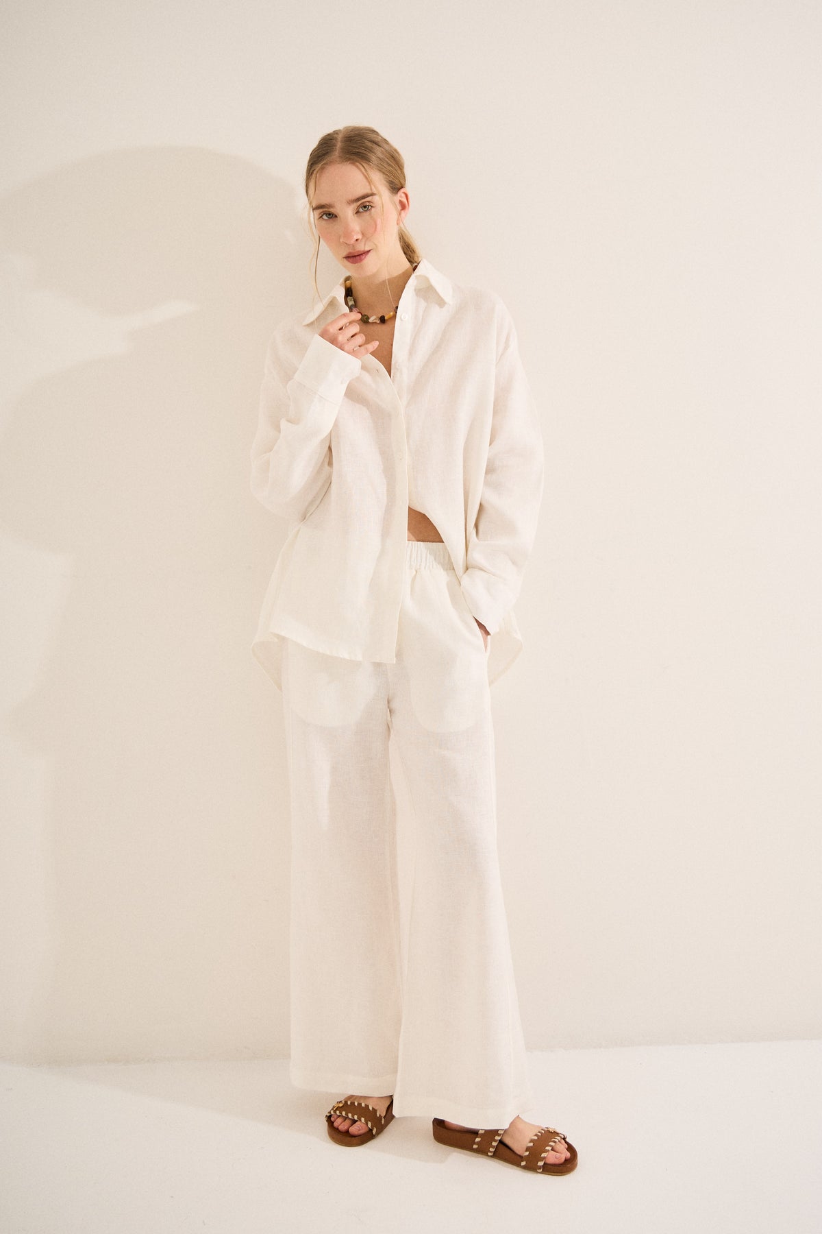 #color_off white