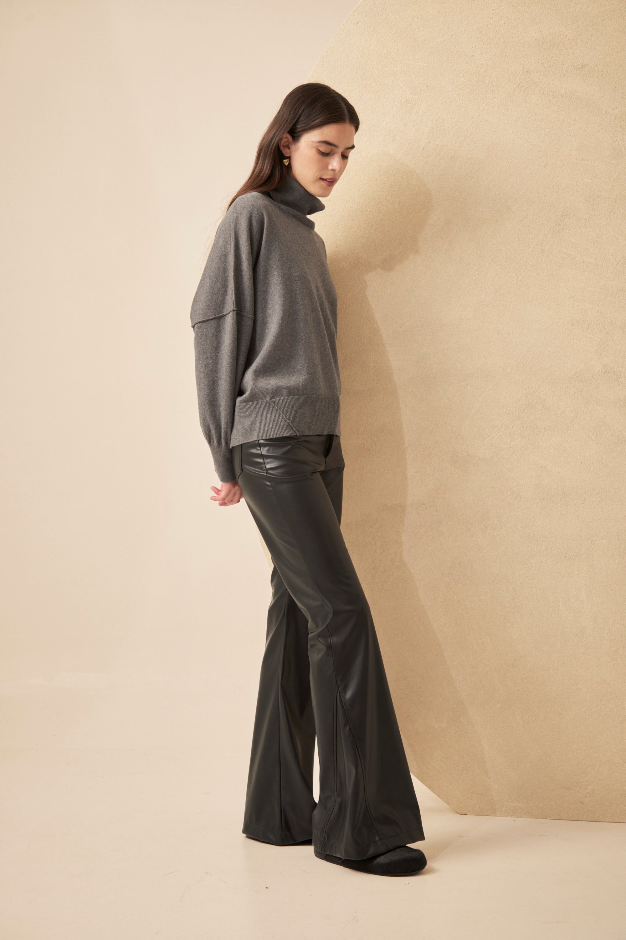 #color_gris oscuro