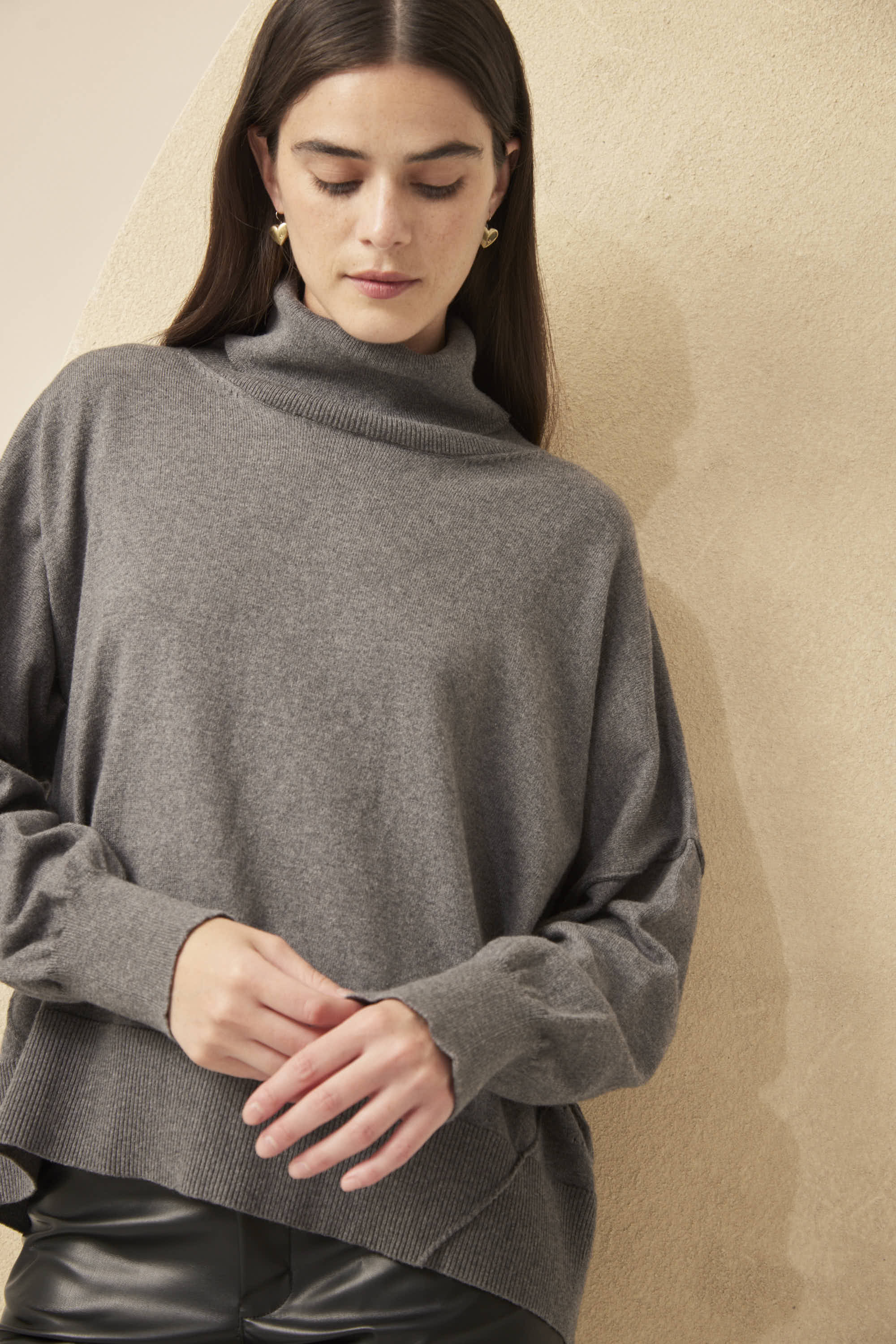 #color_gris oscuro