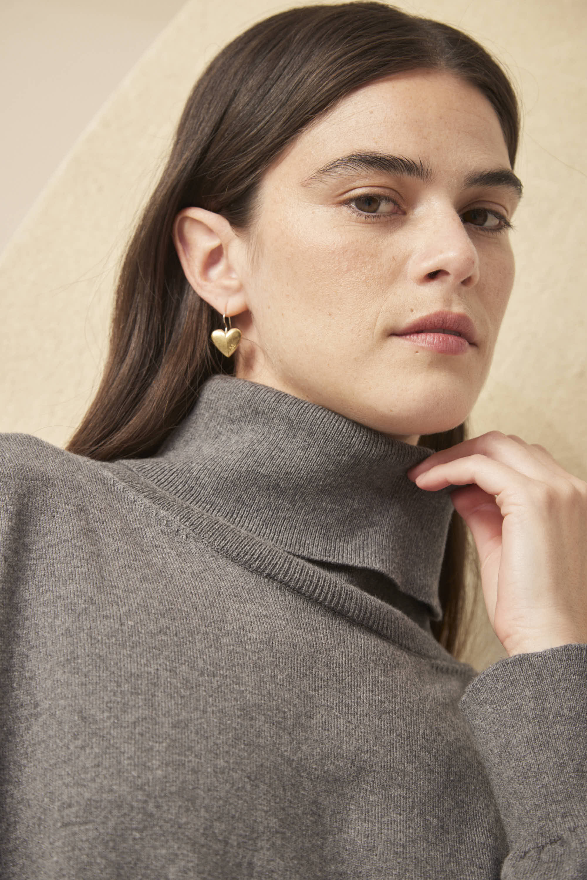 #color_gris oscuro