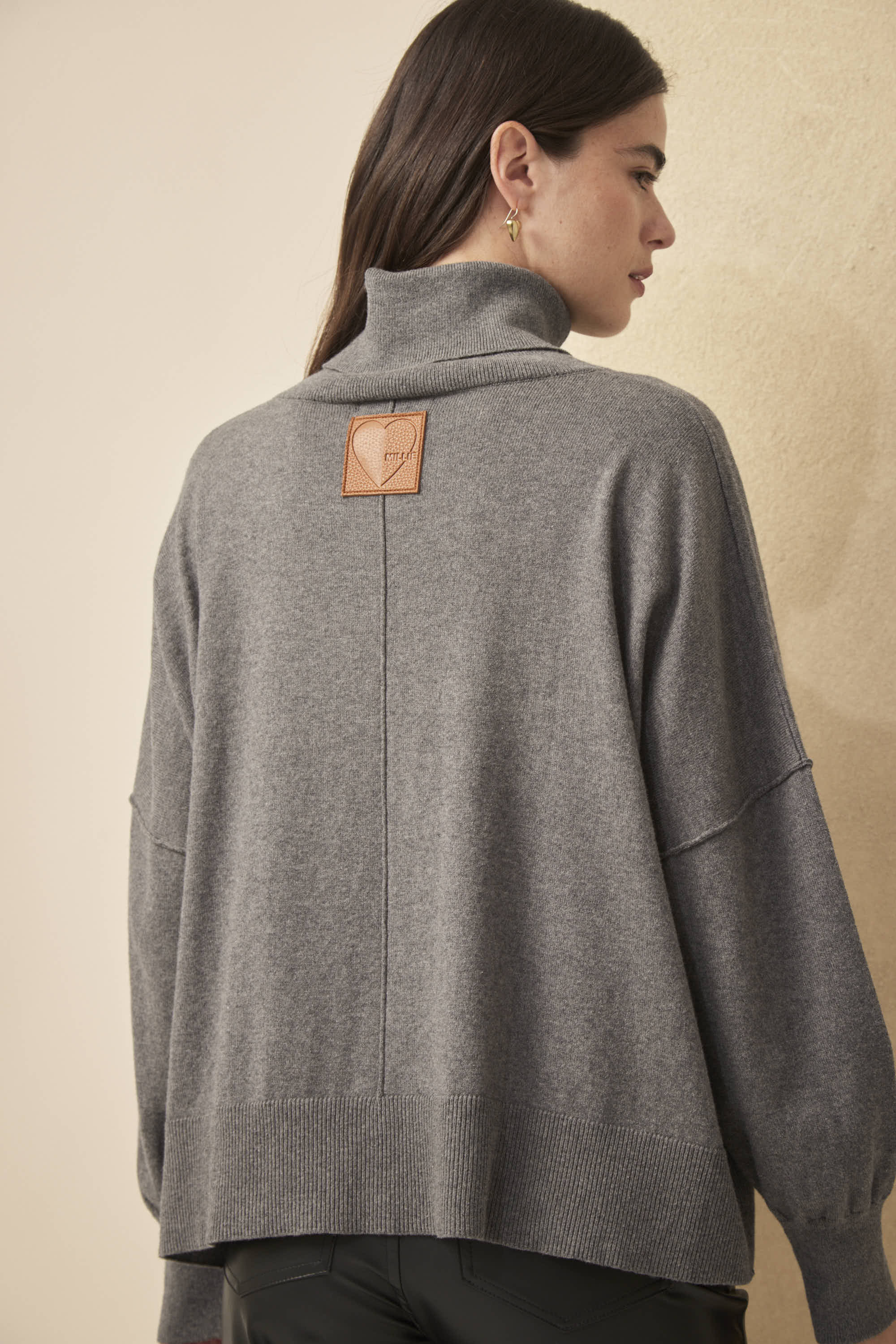 #color_gris oscuro