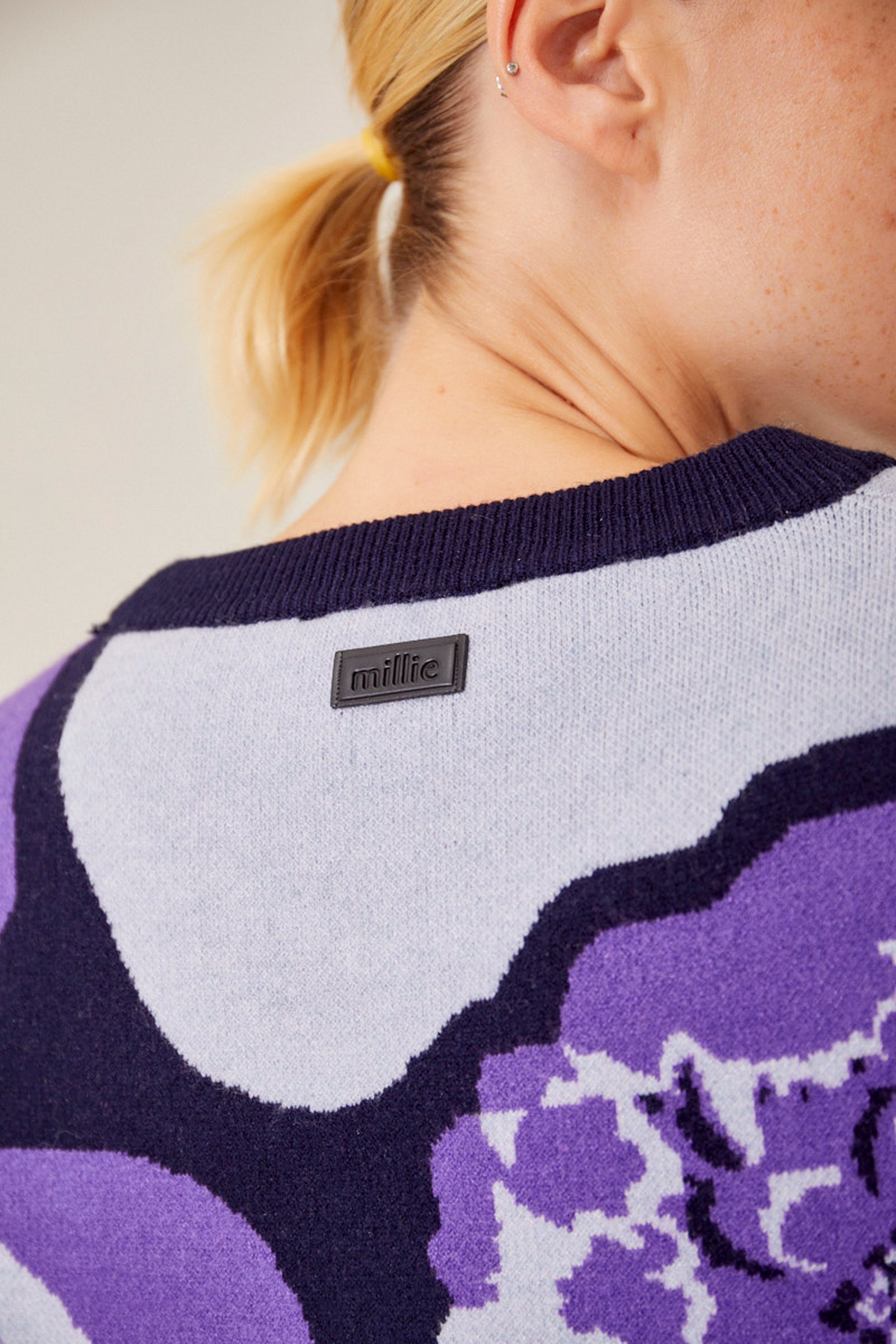 Sweater Positive