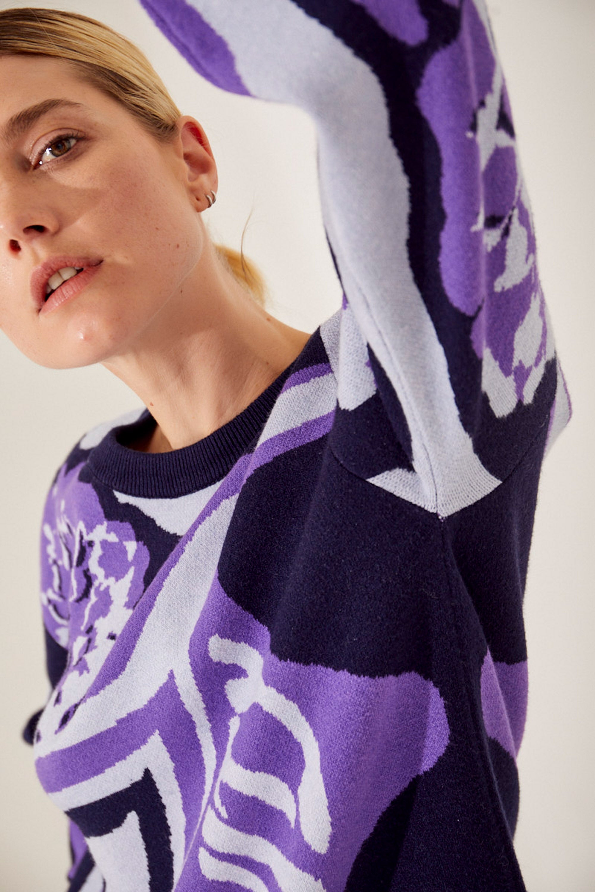 Sweater Positive