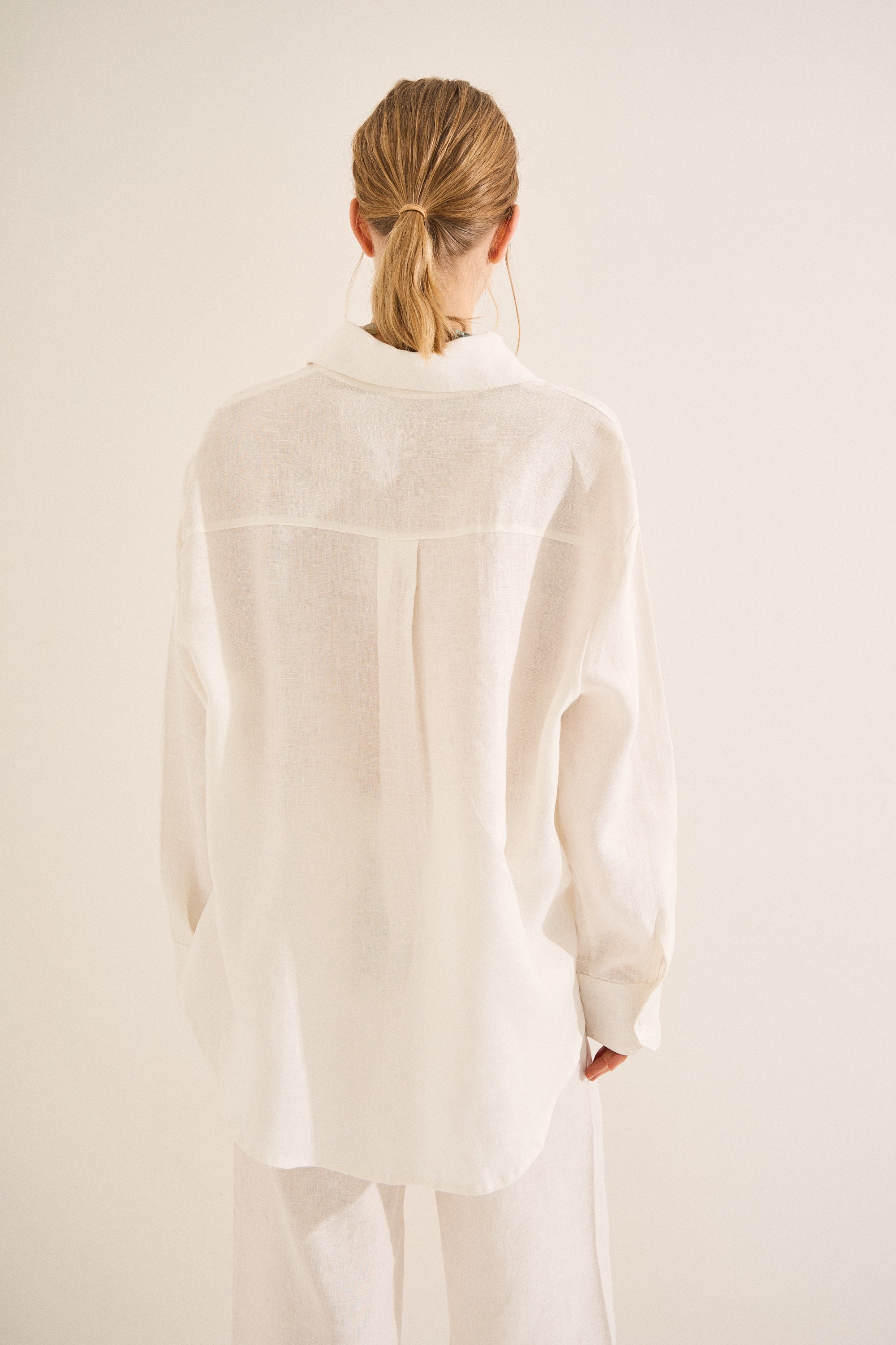 #color_off white