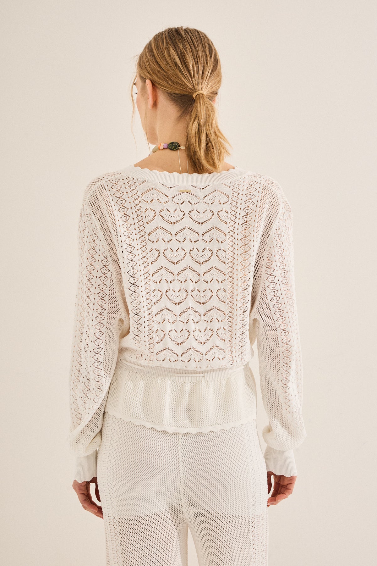 #color_off white