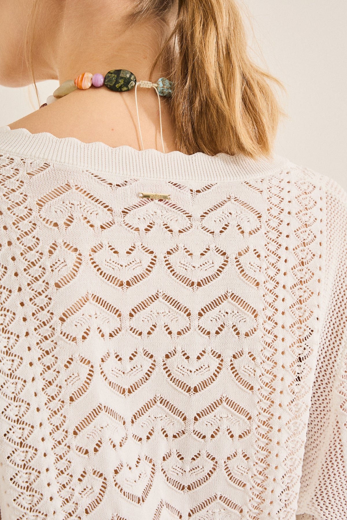 #color_off white