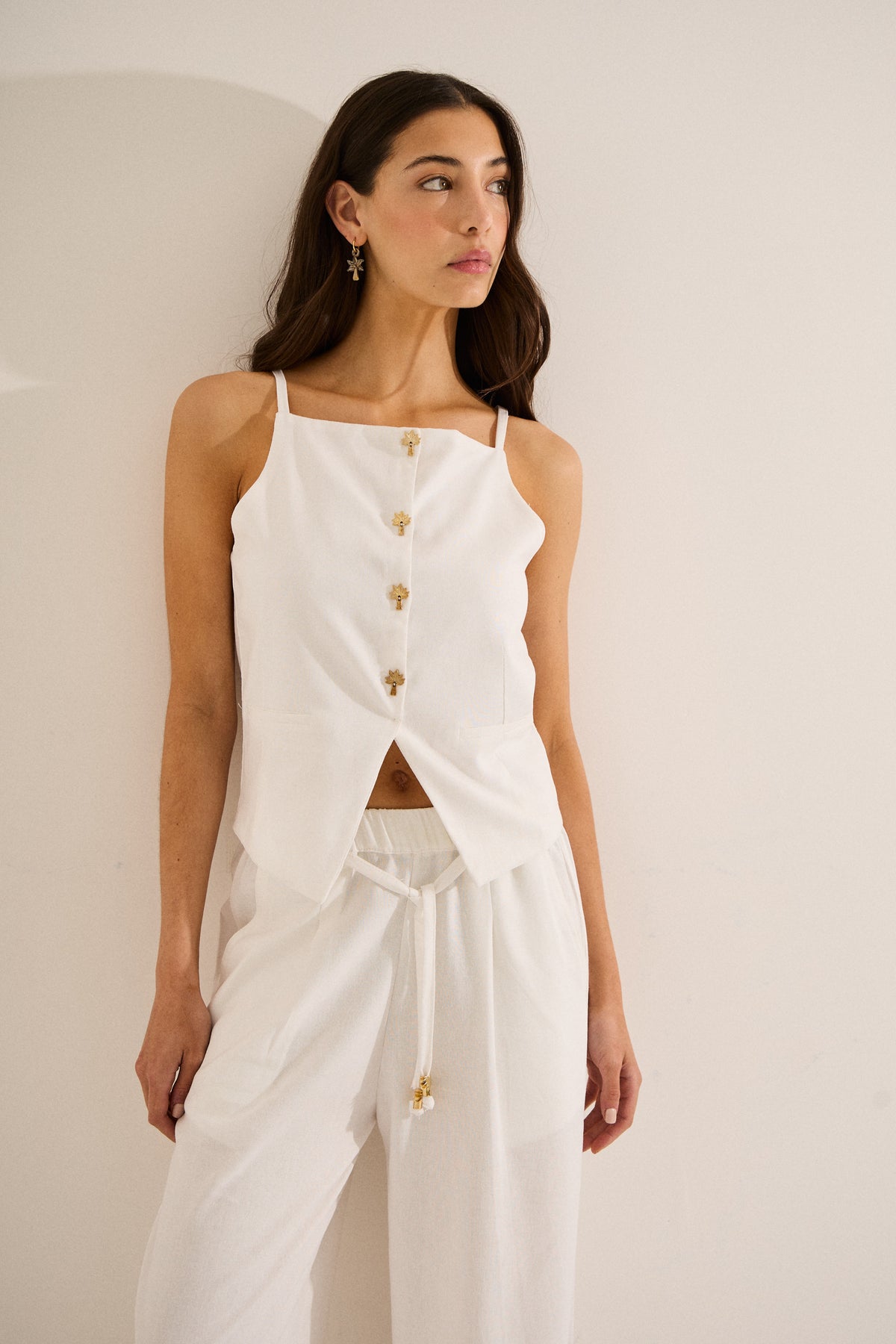 #color_off white