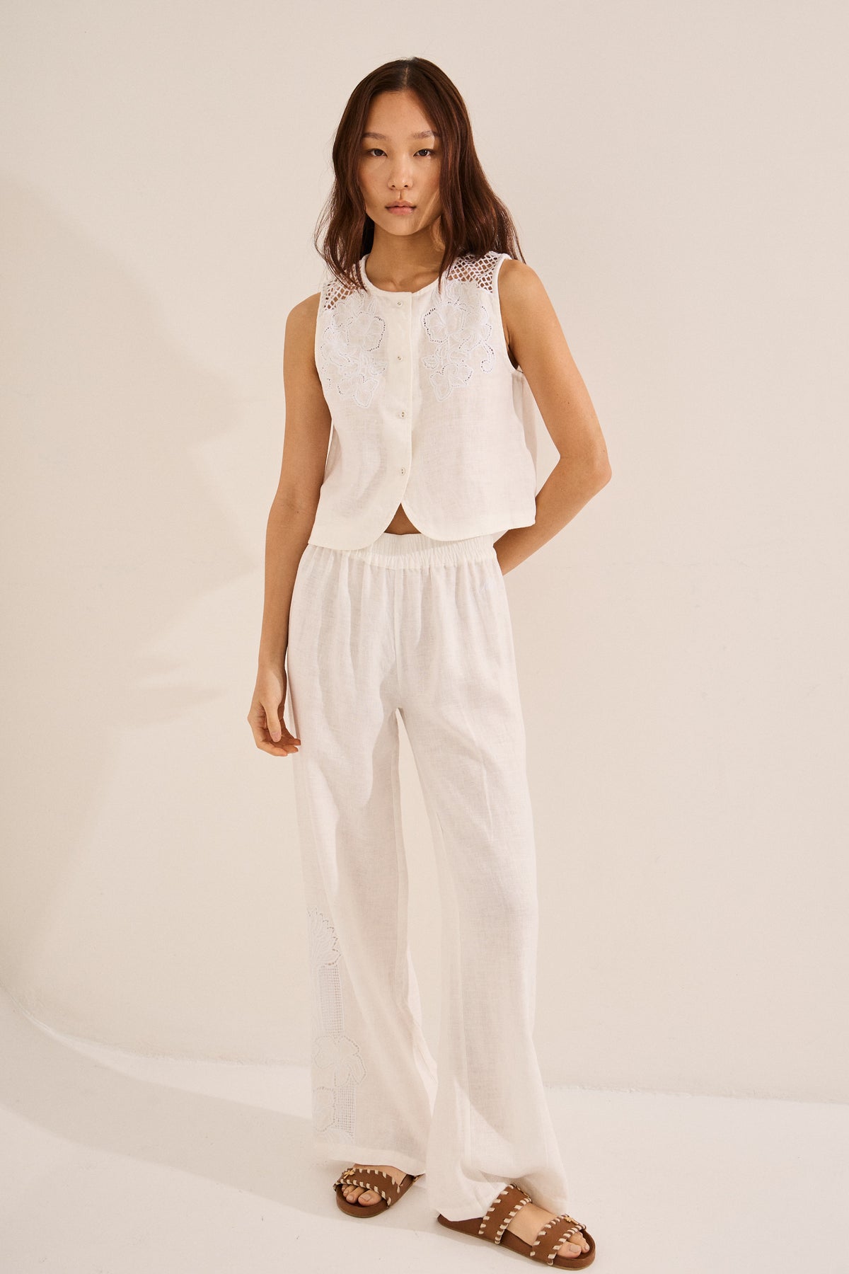 #color_off white