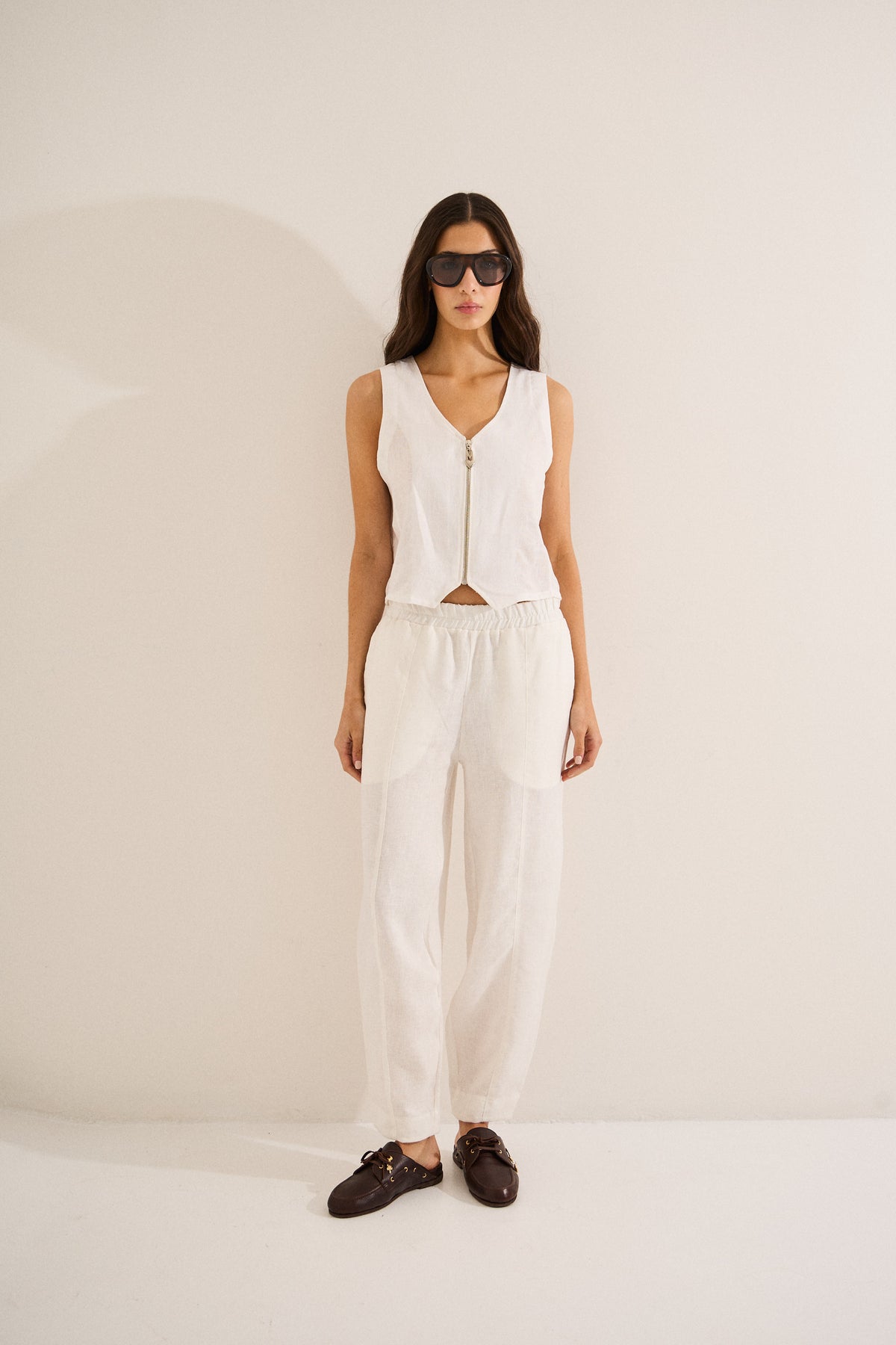 #color_off white
