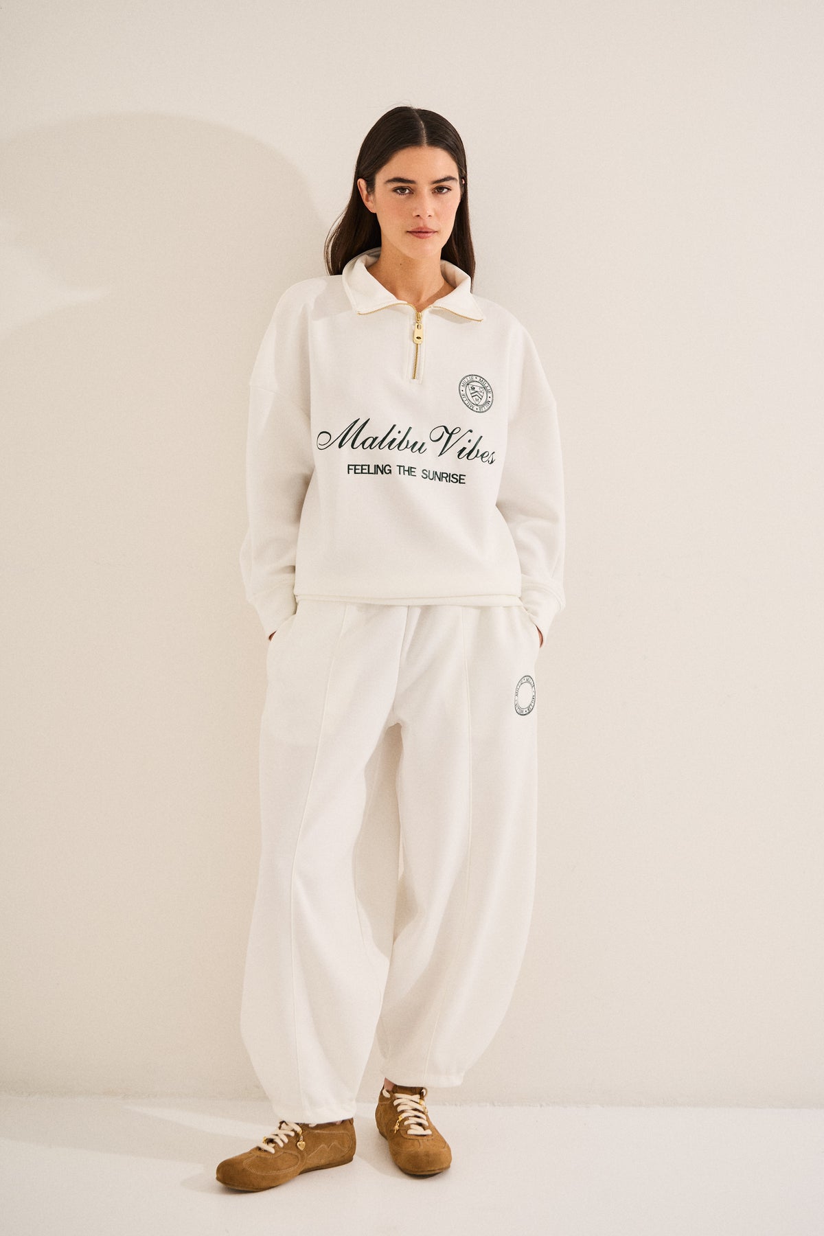 #color_off white