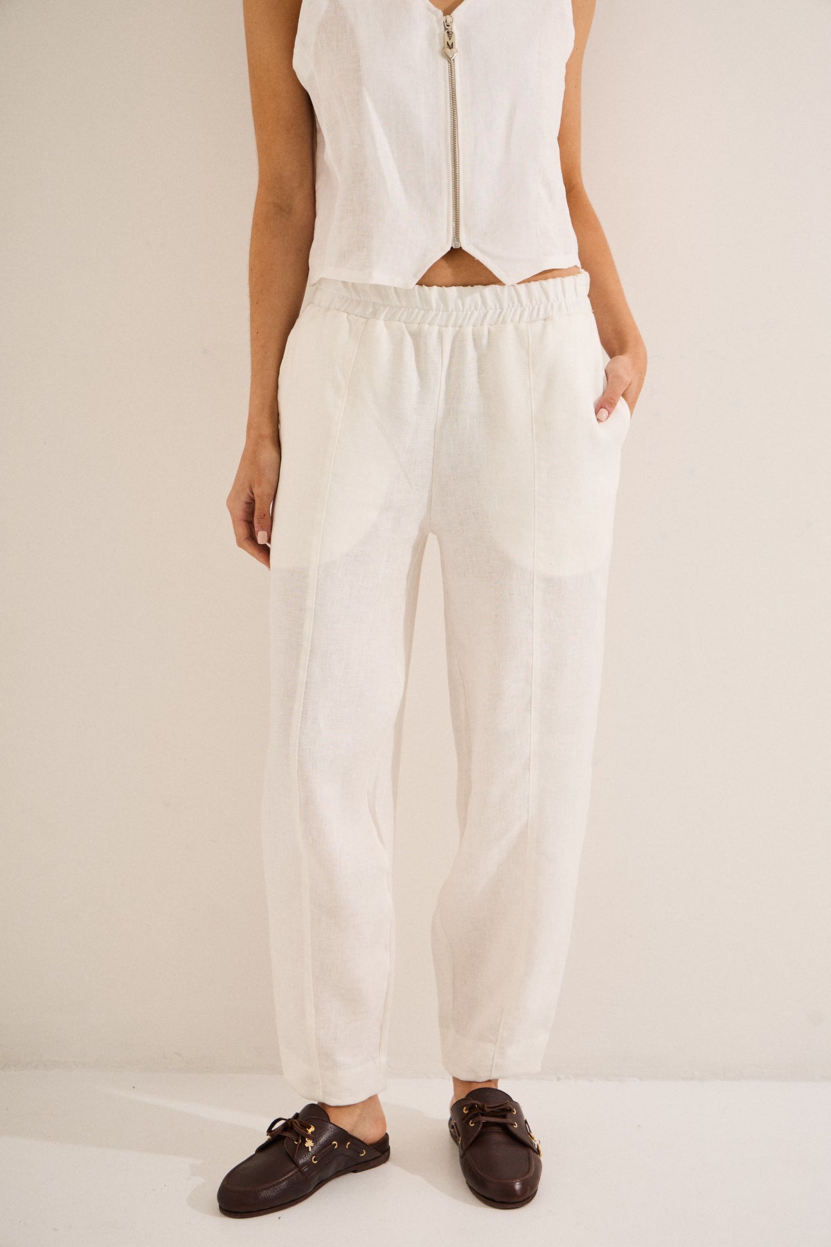#color_off white