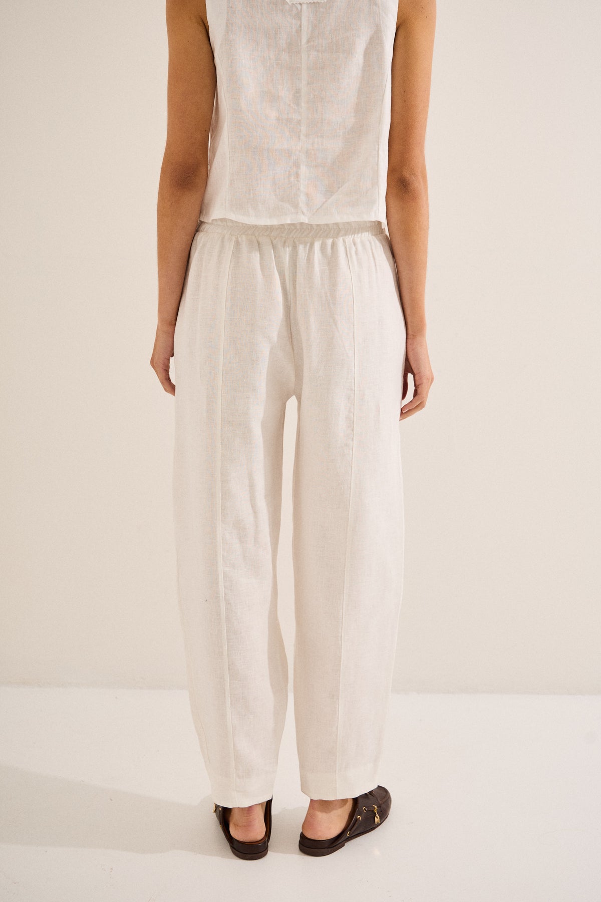 #color_off white