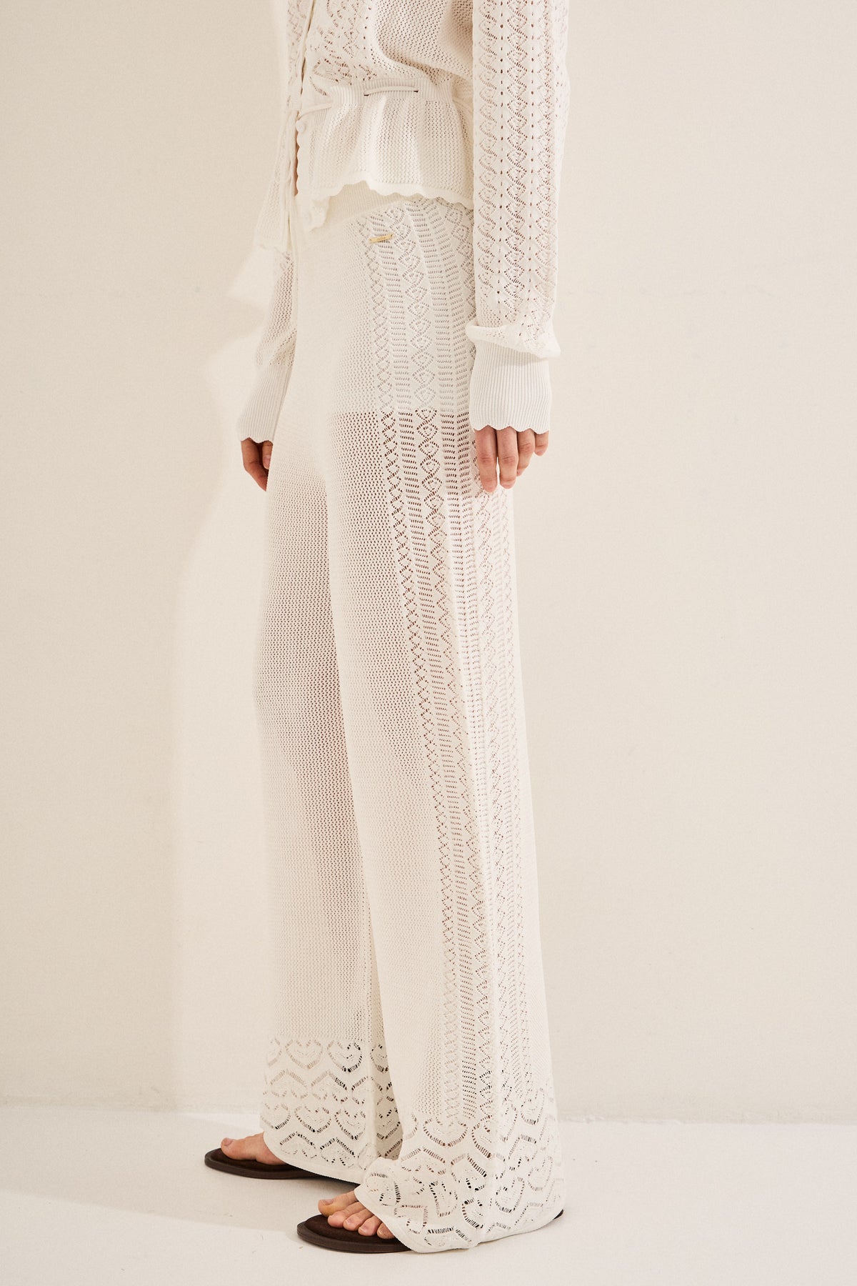 #color_off white