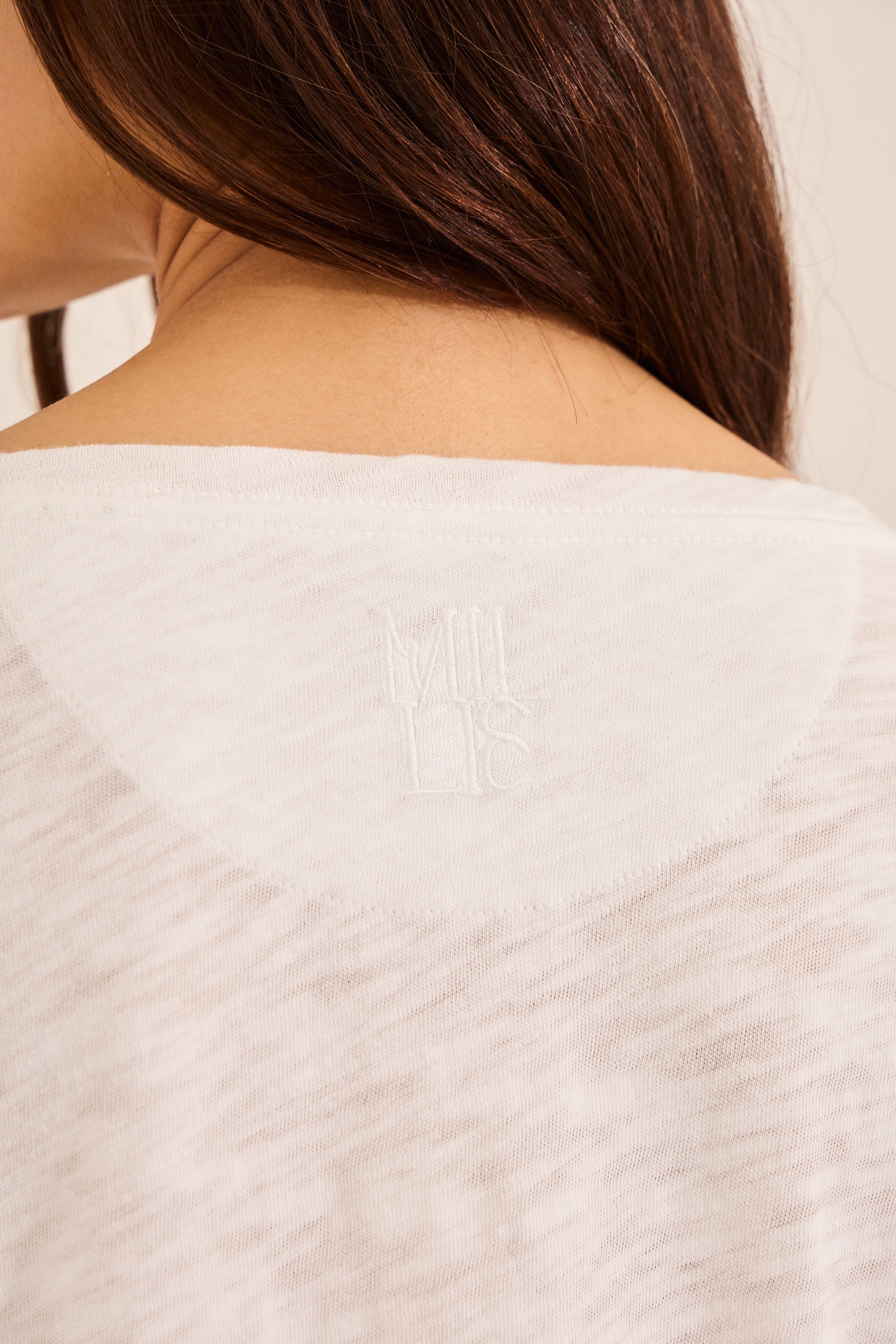#color_off white