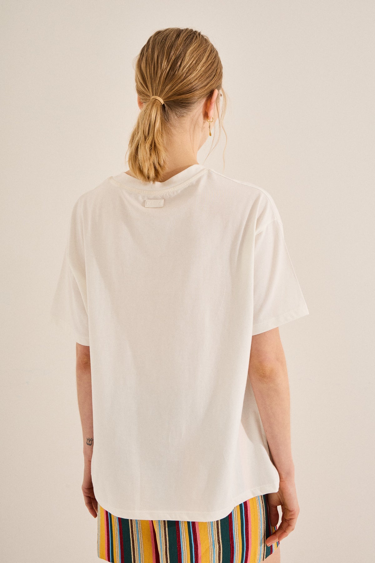 #color_off white