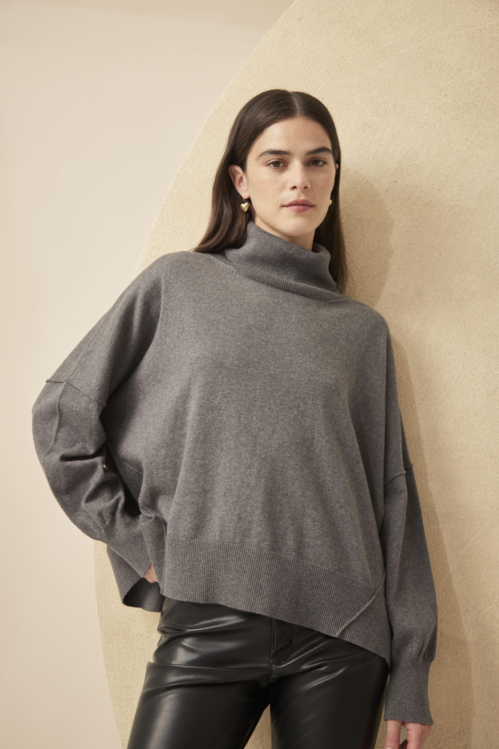 #color_gris oscuro