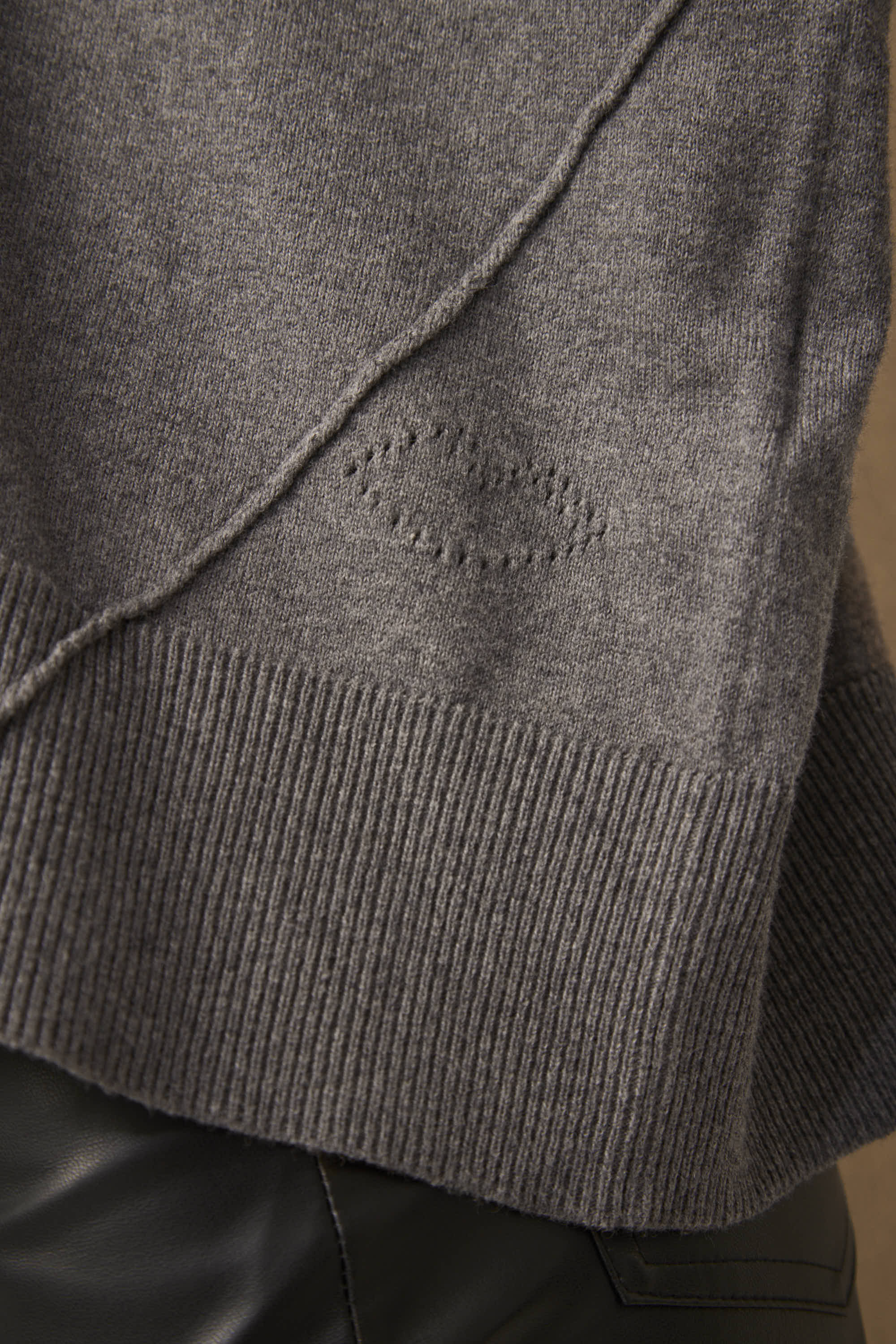 #color_gris oscuro